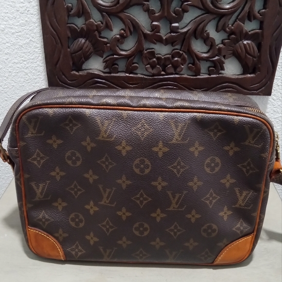 Sale ~ Louis Vuitton Nil Crossbody MM - 100% Authentic - Picture 3 of 12